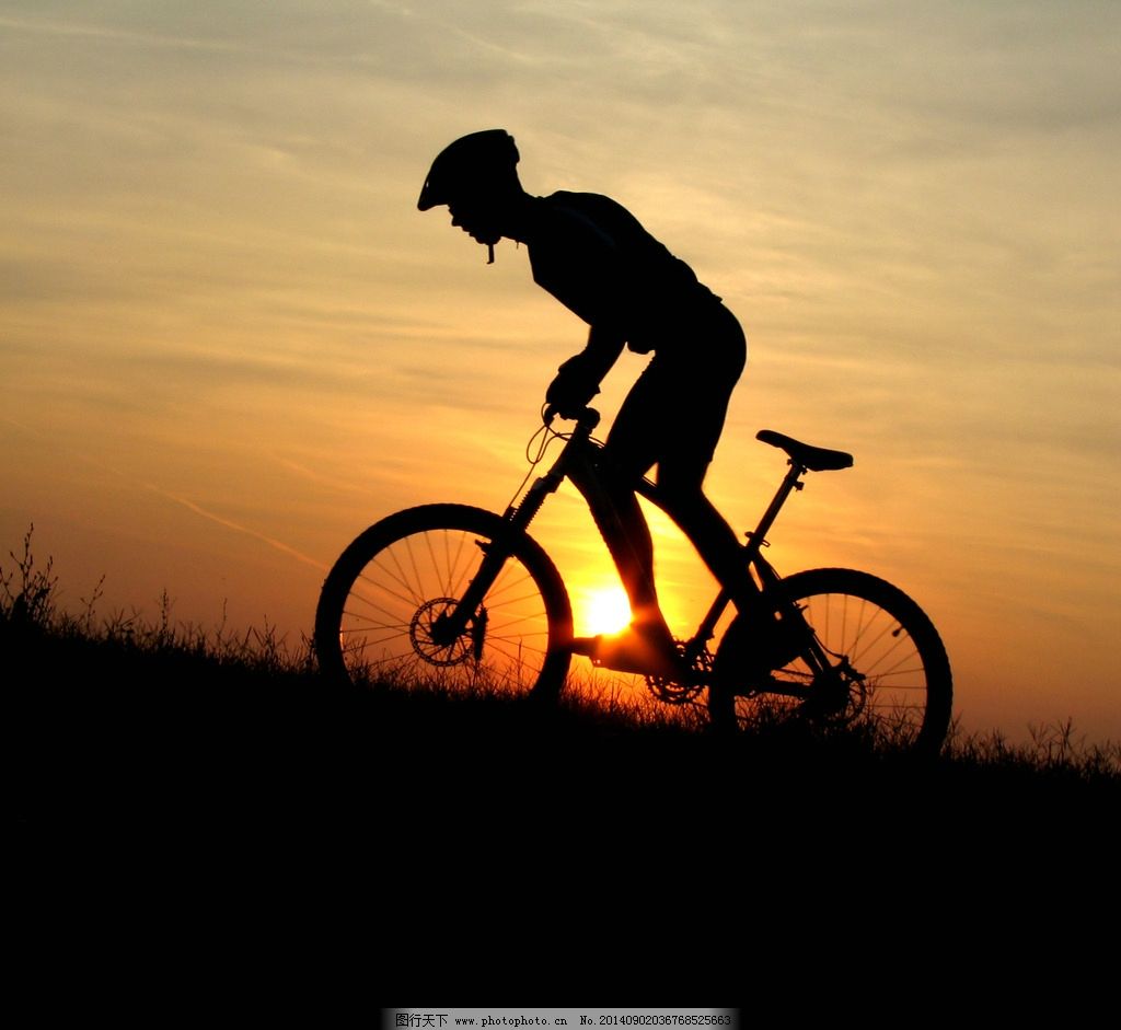 图片素材 : 陆地车辆, 公路自行车, 循环, 天空, 山地地貌, 树, 路径, 山地骑行, 泥, 体育器材, 混合自行车, 赛车自行车, 环 ...