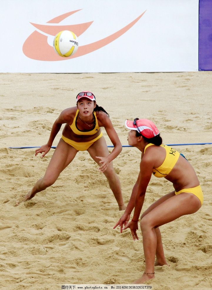 女子沙滩排球图片